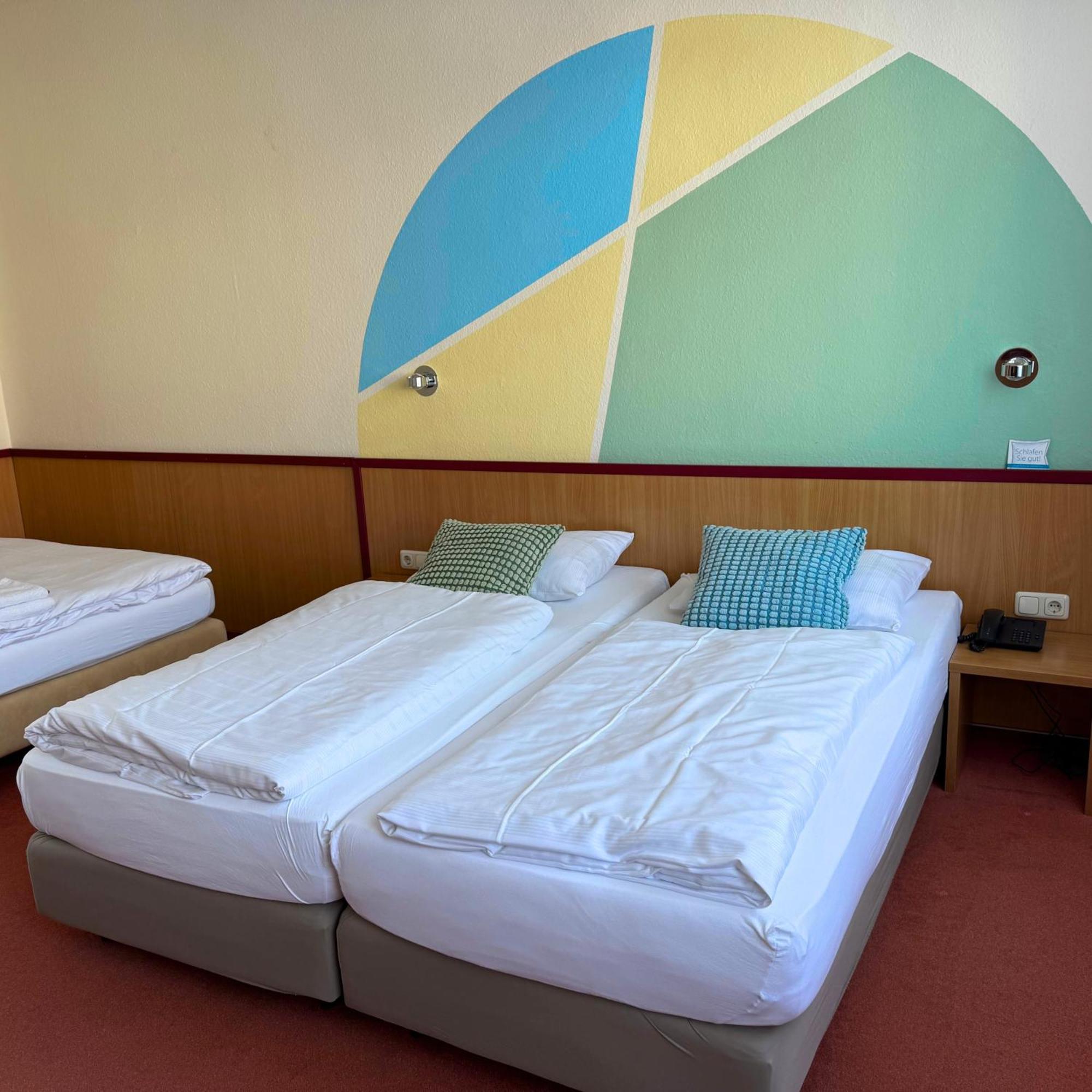 Colourful Hotel Білефельд Номер фото